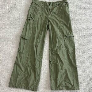 Green cargo pants